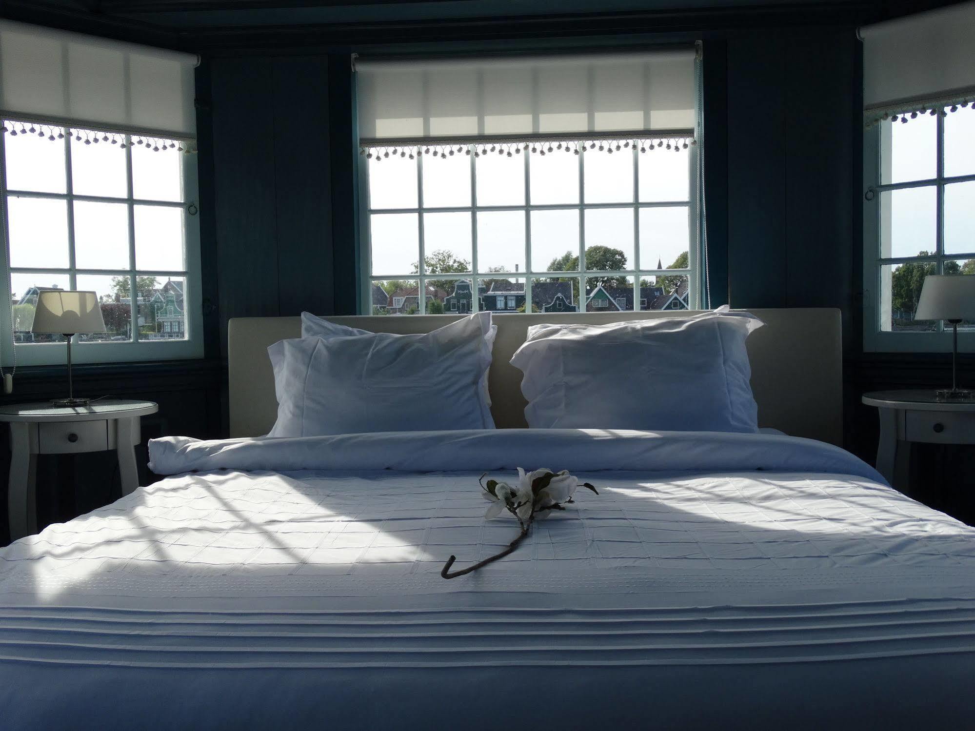Stay Overnight At Windmill Village Zaanse Schans - Amsterdam Zaandam Exterior photo
