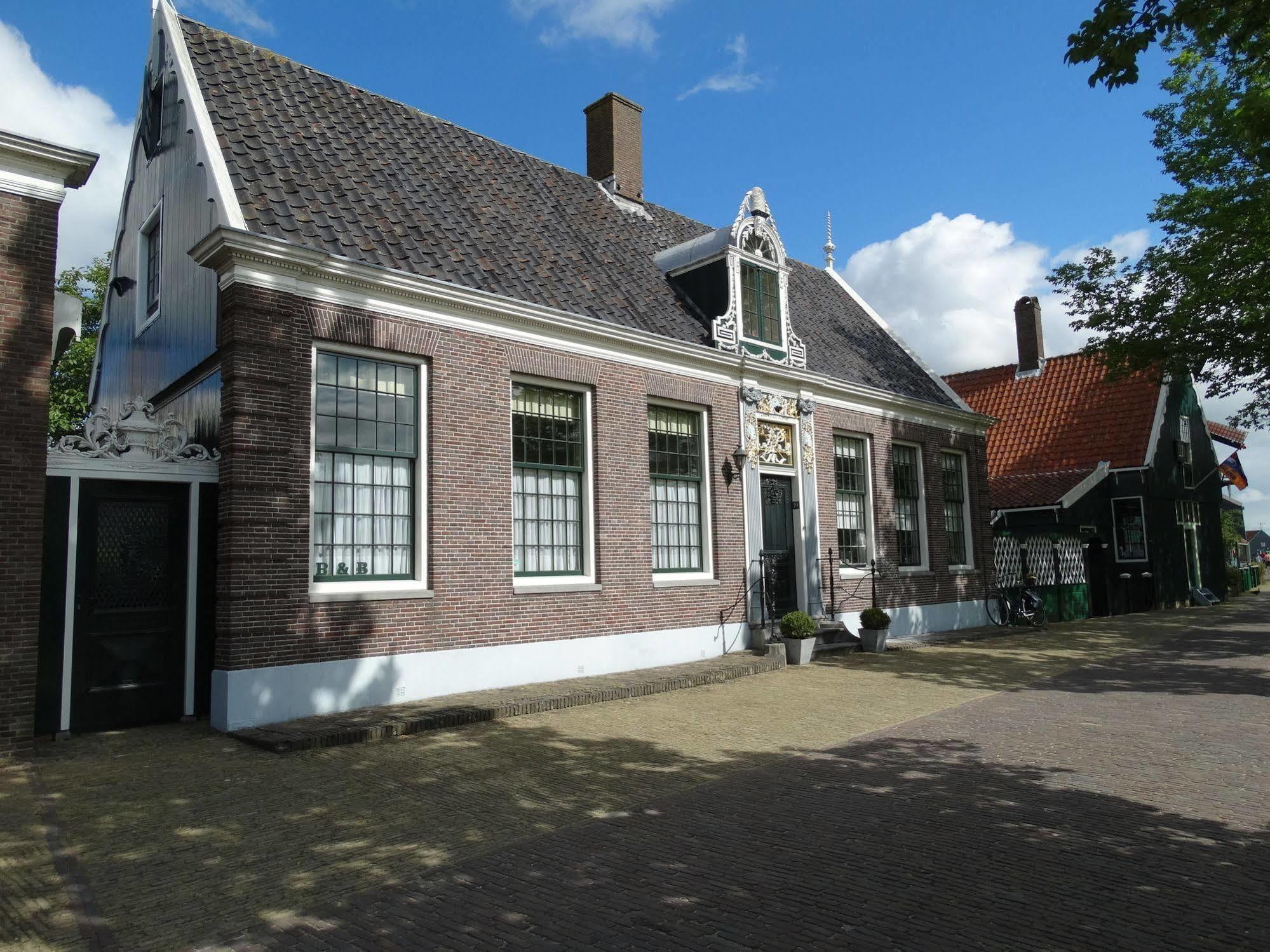 Stay Overnight At Windmill Village Zaanse Schans - Amsterdam Zaandam Exterior photo