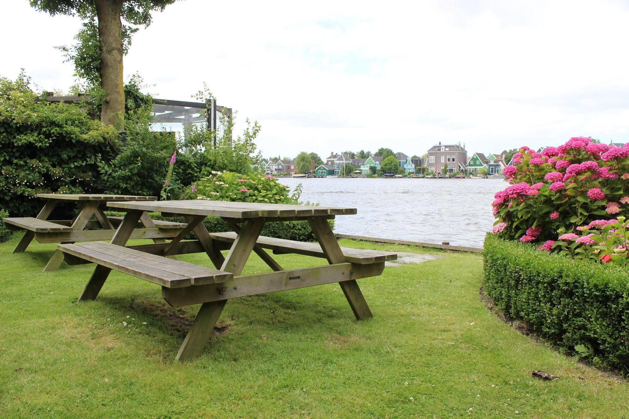 Stay Overnight At Windmill Village Zaanse Schans - Amsterdam Zaandam Exterior photo