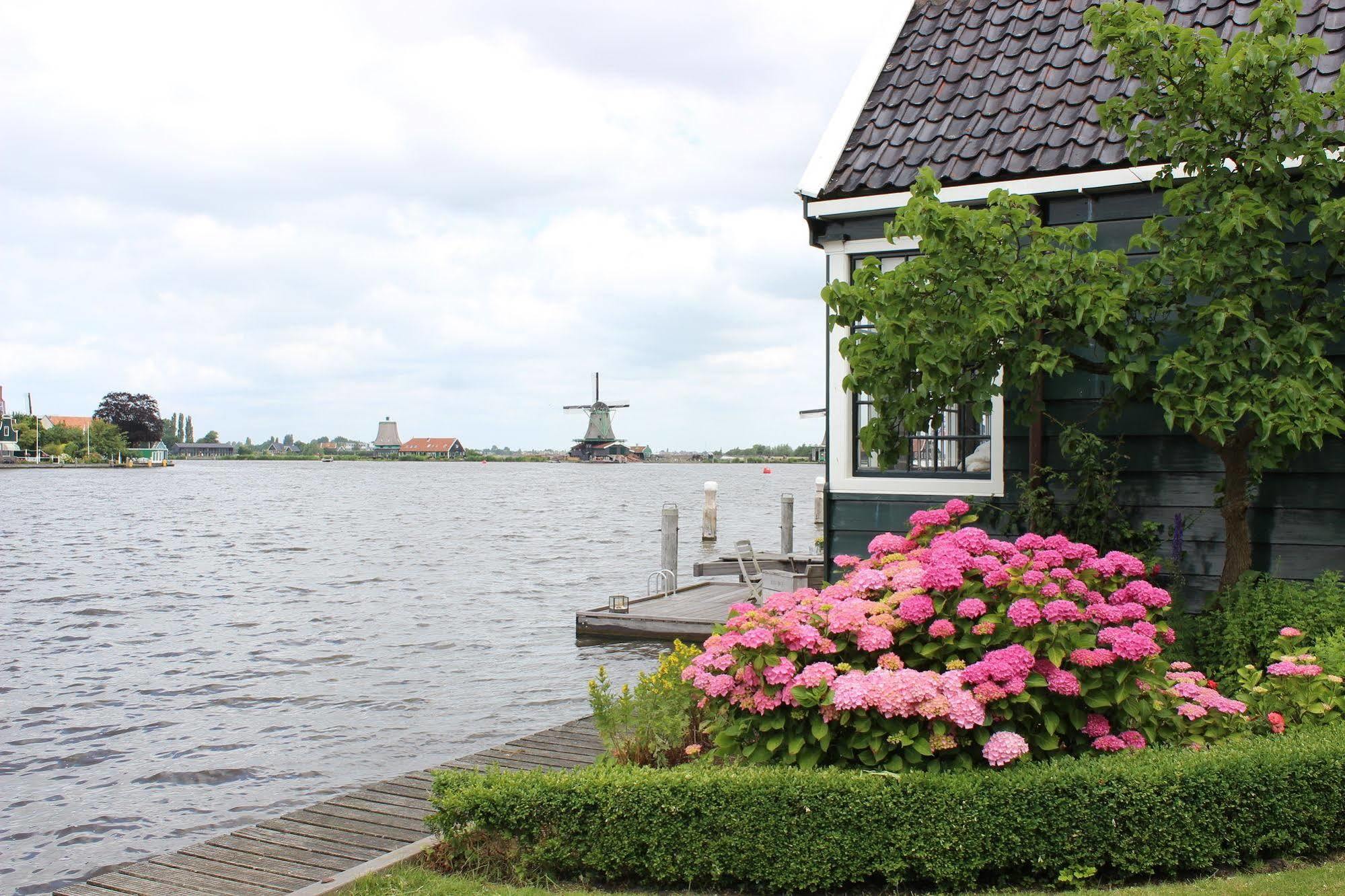 Stay Overnight At Windmill Village Zaanse Schans - Amsterdam Zaandam Exterior photo
